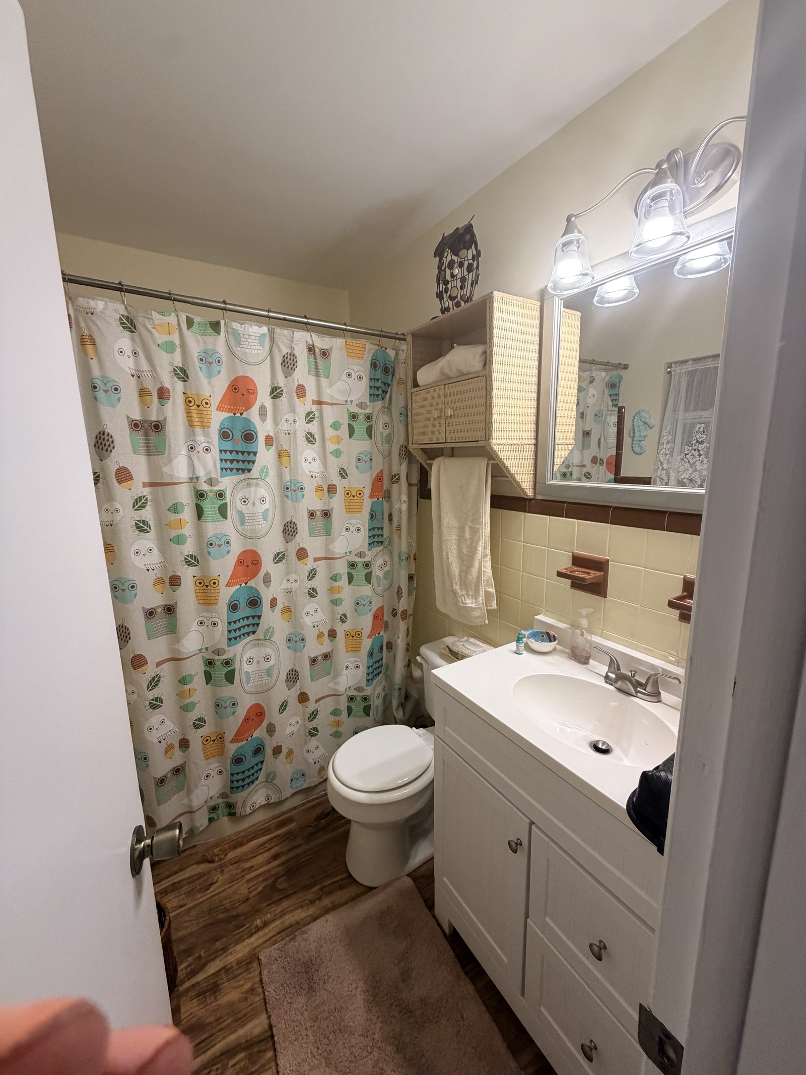 A short term rental bathroom before design